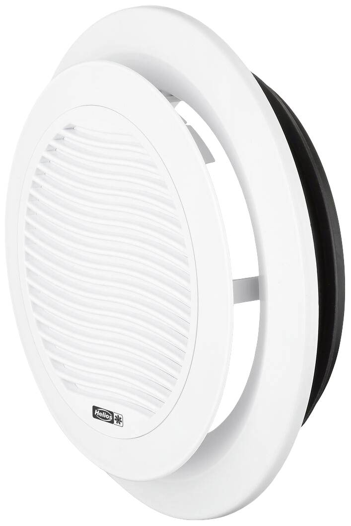Egy kerek, fehér ventilátor rácsszerű kialakítással, ferde nézetben elhelyezve.