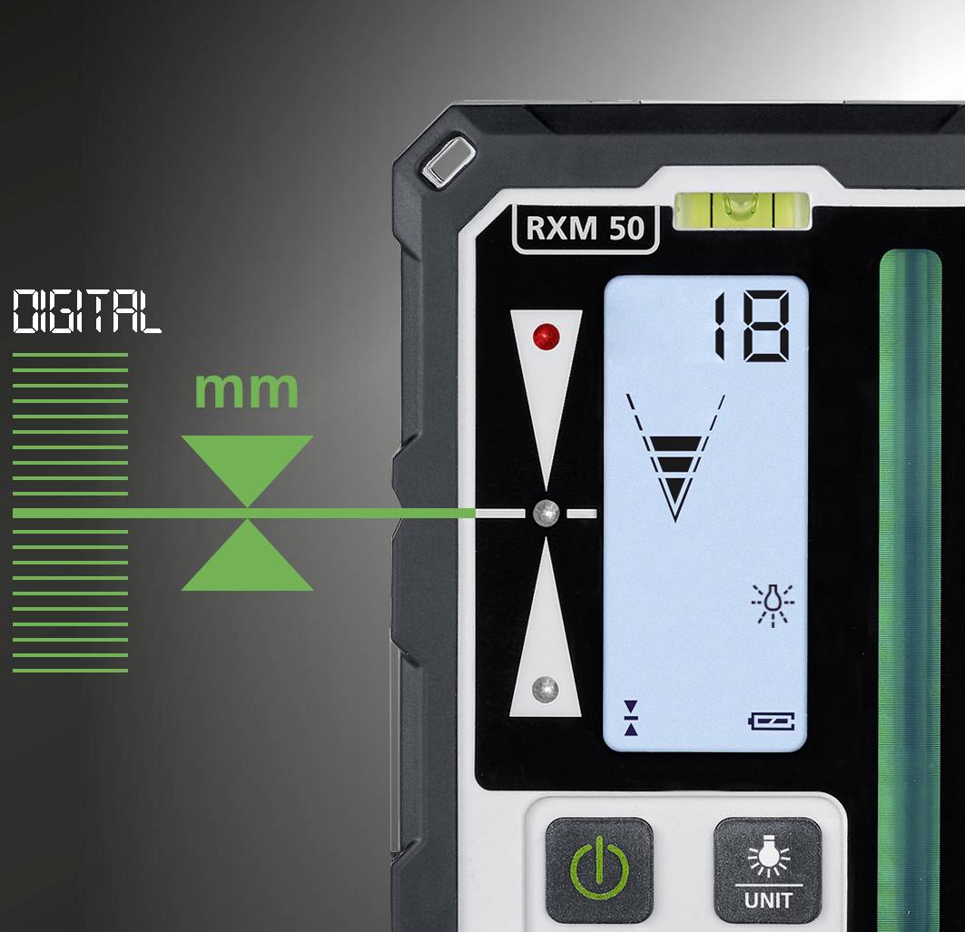 Digitális vevőkészülék RXM 50, 18 mm-es mérési értéket mutató digitális kijelzővel, kezelőszervekkel körülvéve.