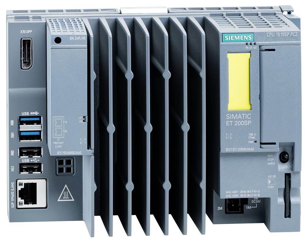 Ipari vezérlő hűtőbordákkal, USB-csatlakozókkal és Siemens logóval; 'SIMATIC ET 200SP' modell látható.
