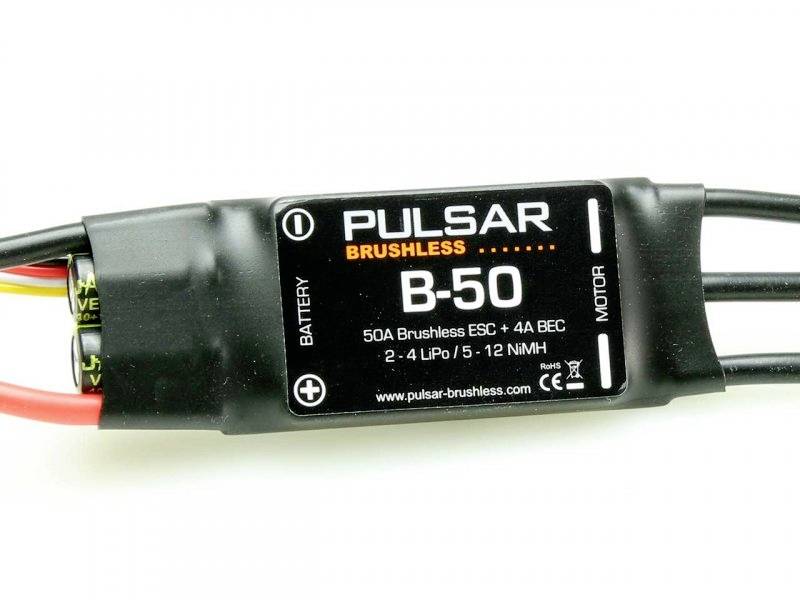 'PULSAR B-50 Brushless ESC' specifikációkkal: 50A, 4A BEC, támogatja a 2-4 LiPo/5-12 NiMH akkumulátorokat. Kábel csatlakozásokat mutat.
