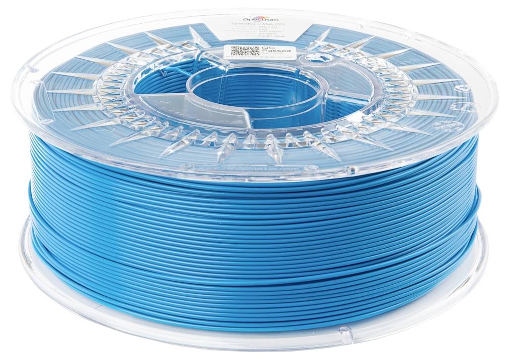 Kék PLA-filament átlátszó tekercsben 3D-nyomtatókhoz, gyártva a ColorFabb által.