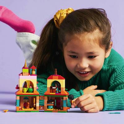 LEGO® DISNEY 43261 Encanto mini ház vásárlása - Conrad Electronic