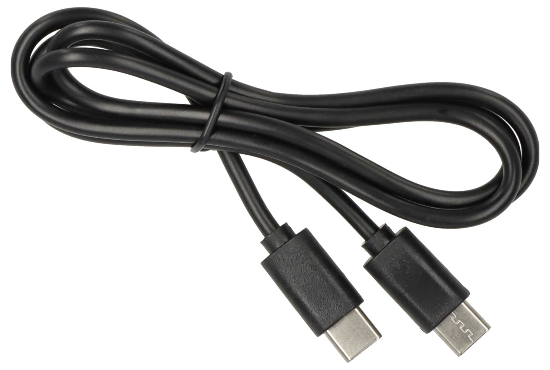 Fekete USB-C kábel két csatlakoztatott végponttal, a közepén összetekerve és összekötve fehér háttéren.