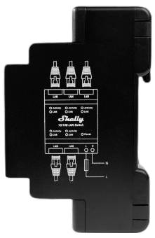Egy fekete LAN-switch eszköz 4 Ethernet-porttal, LED-kijelzőkkel és a márkanévvel középen, hálózati beállításokhoz alkalmas.