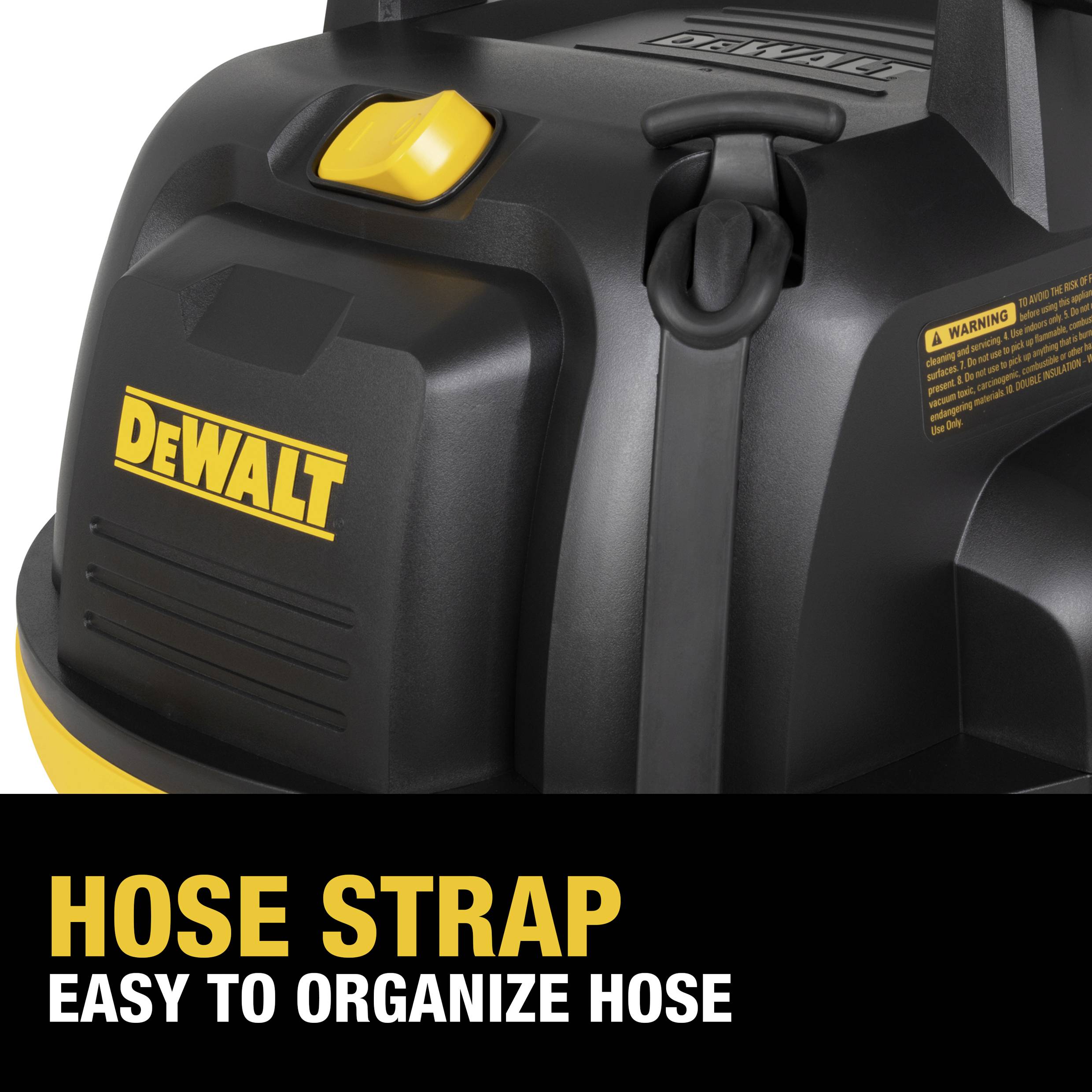 DeWalt szerszámosláda 'HOSE STRAP KÖNNYEN RENDSZEREZHETŐ TÖMLŐ' felirattal fekete háttéren. Tartalmaz egy figyelmeztető táblát.