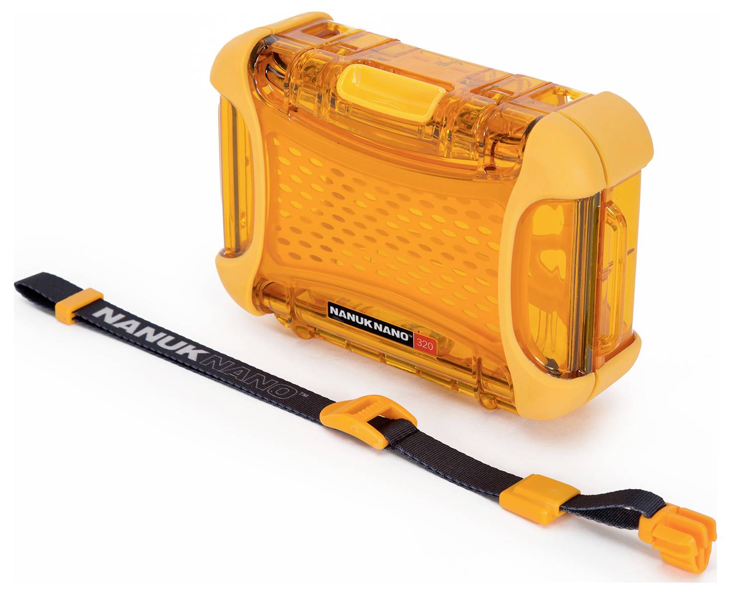 Egy narancssárga, átlátszó védőtok, amelyen 'NANUK NANO 320' felirat szerepel, egy levehető fekete szíj mellett fekszik, narancssárga csatokkal.