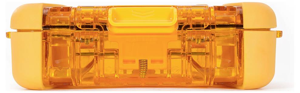 Egy elektronikus eszköz átlátszó, narancssárga háza, amelynek elölnézetében láthatóak a belsejében lévő rugók és érintkezők.