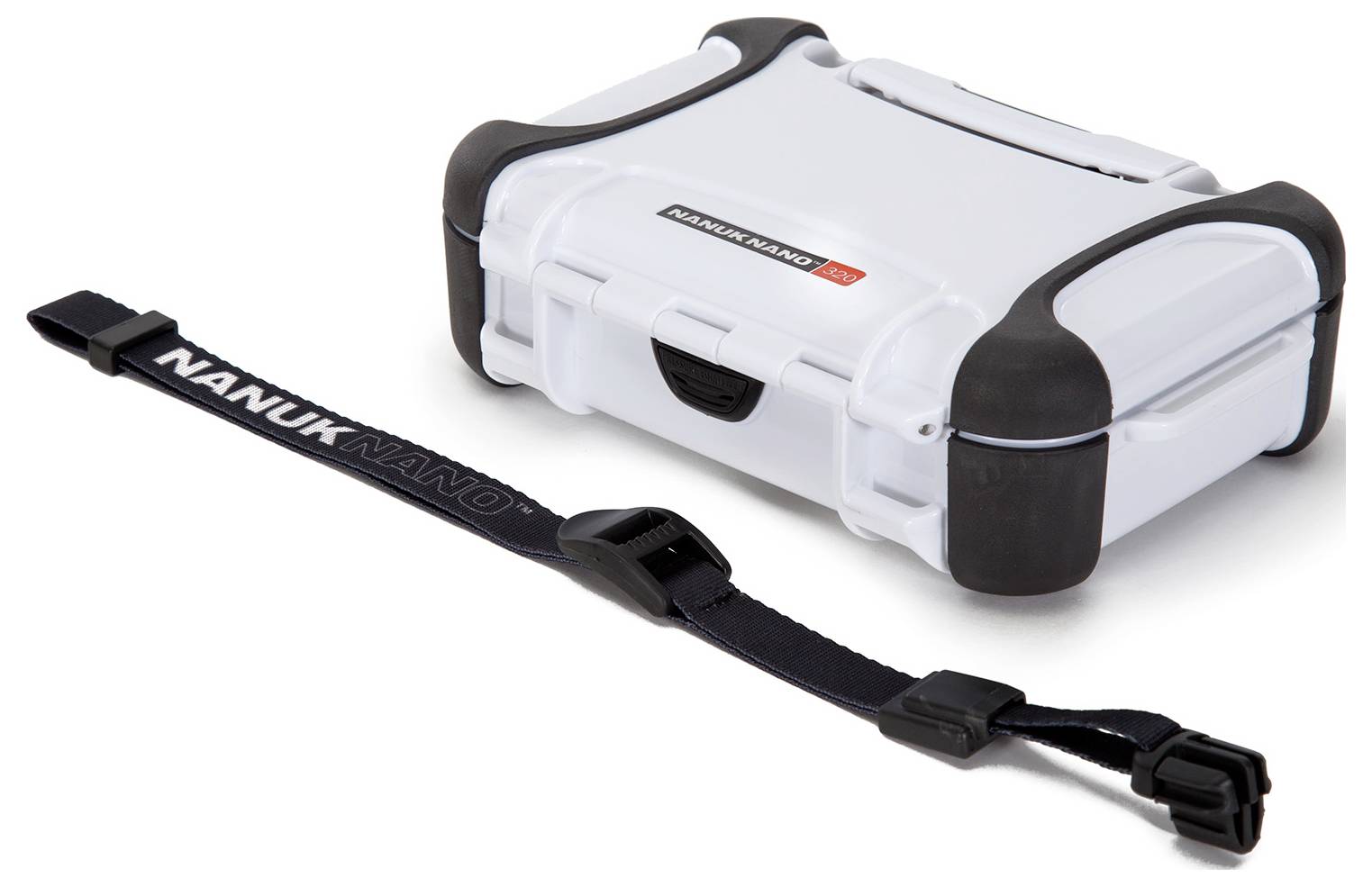 Fehér, robusztus védőtok fekete hevederrel mellette, a védőtokon és a hevederén jól látható 'NANUK NANO' márkanév.