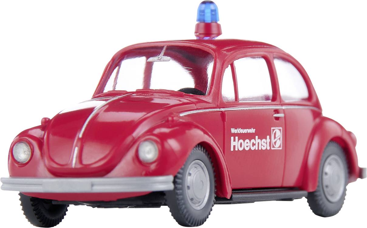 Piros játékautó kék villogóval a tetején és 'Hoechst Üzemi Tűzoltóság' felirattal az oldalán. Egy kivonulási jármű modellje.