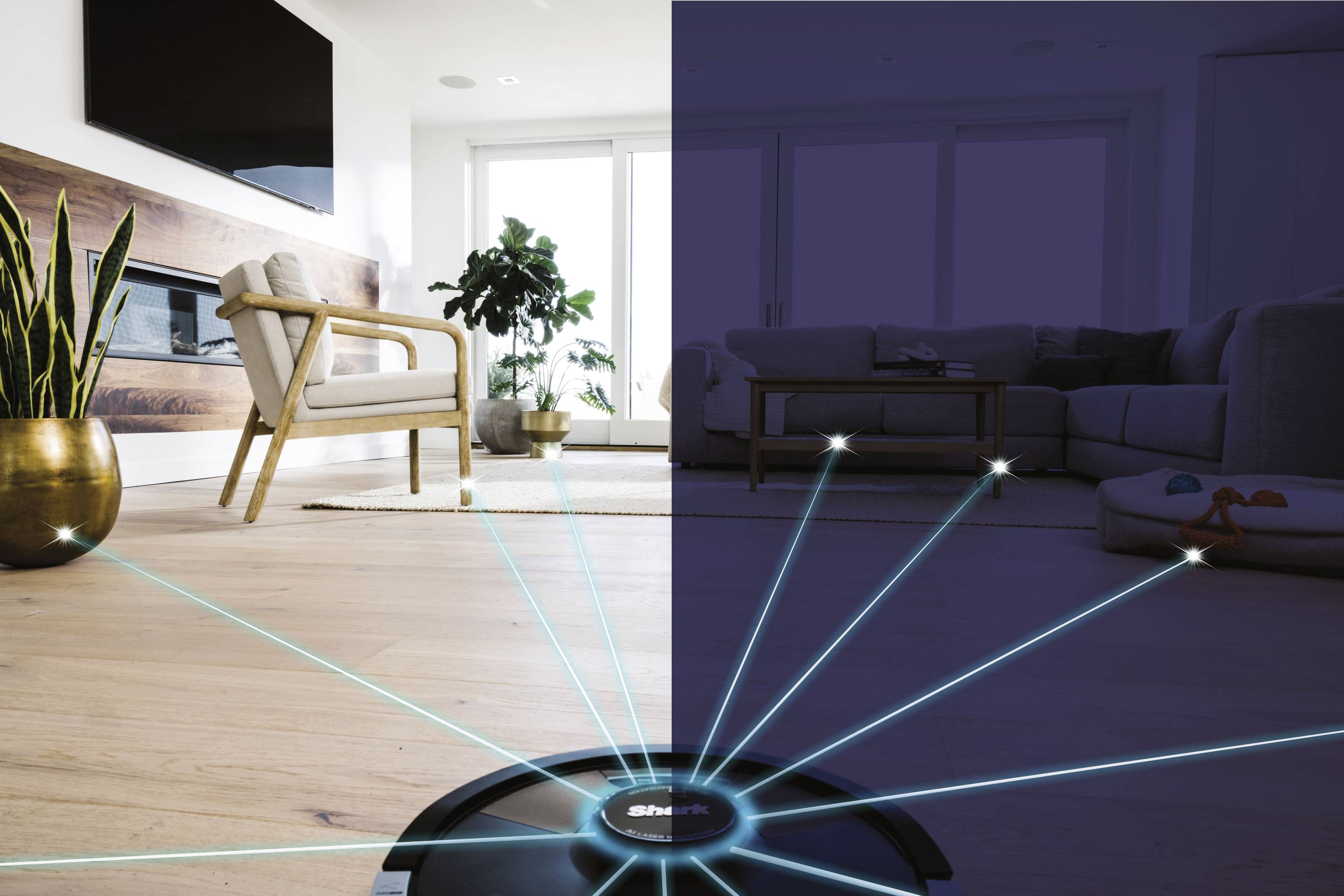 Egy robotporszívó nappal egy világos lakótérben takarít, miközben sötétben LED-lámpák jelzik az akadályokat.