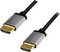 Két arany csatlakozóval és fekete kábellel rendelkező HDMI-kábel, amely audio- és videokapcsolatokhoz alkalmas, fehér háttér előtt elszigetelve.