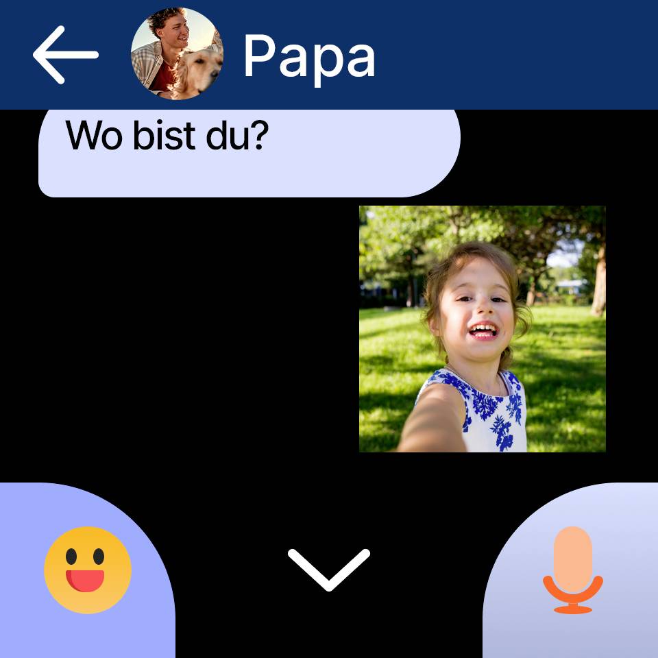 Egy csevegőablak mutatja az üzenetet: 'Hol vagy?' feladója 'Apa'. A képen egy mosolygó gyerek látható kint, alatta emoji és mikrofon szimbólumok.