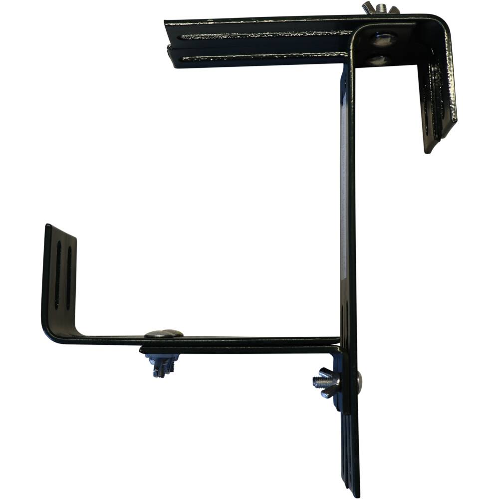 Fém szögeltartó csavarokkal és anyákkal, alkalmas napelem-panelek rögzítéséhez tetőkön vagy egyéb felületeken.