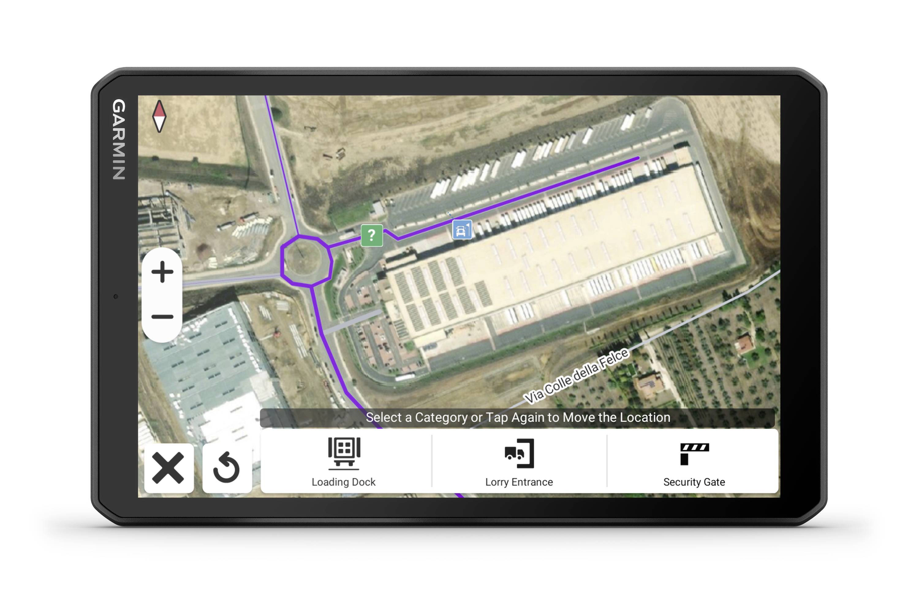 Egy navigációs eszköz térképet mutat. A fókusz egy logisztikai központon van, amelynek területei jelölve vannak: 'Rakodóhely', 'Tehergépjármű-bejárat' és 'Biztonsági kapu'.