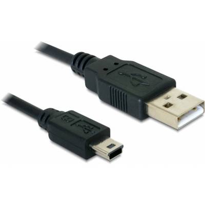 Egy USB-kábel szabvány és mini USB csatlakozókkal fehér háttér előtt.