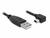 USB-kábel szabvány USB-csatlakozóval balra és hajlított mikro-USB-csatlakozóval jobbra.