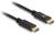 Két fekete USB-C-kábel arany csatlakozókkal fehér háttér előtt.