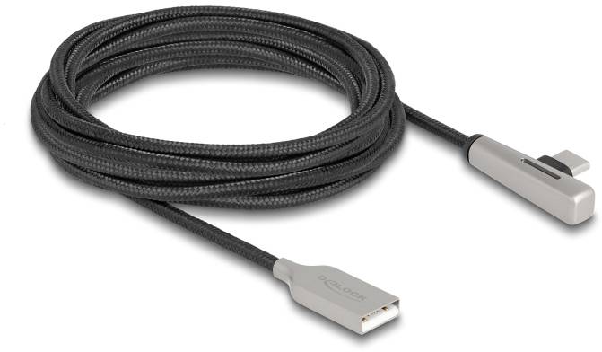 Hosszú, fonott USB-kábel szürke borítással mindkét végén, alkalmas eszközök csatlakoztatására vagy töltésére.