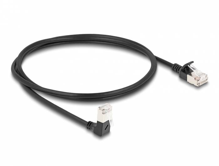 Egy fekete Ethernet-kábel két RJ45 csatlakozóval, amely téglalap alakot képez; alkalmas hálózati csatlakozásokhoz.