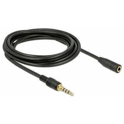 Egy fekete audiokábel 3,5 mm-es jack csatlakozóval az egyik végén és egy megfelelő aljzattal a másik végén.