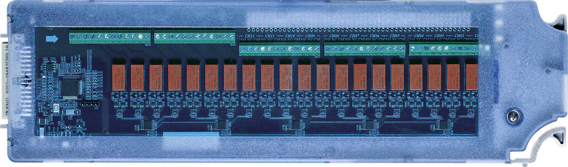 Egy kék elektronikus eszköz, amelynek közepén több vörösesbarna komponens található, körülvéve zöld áramköröktől.