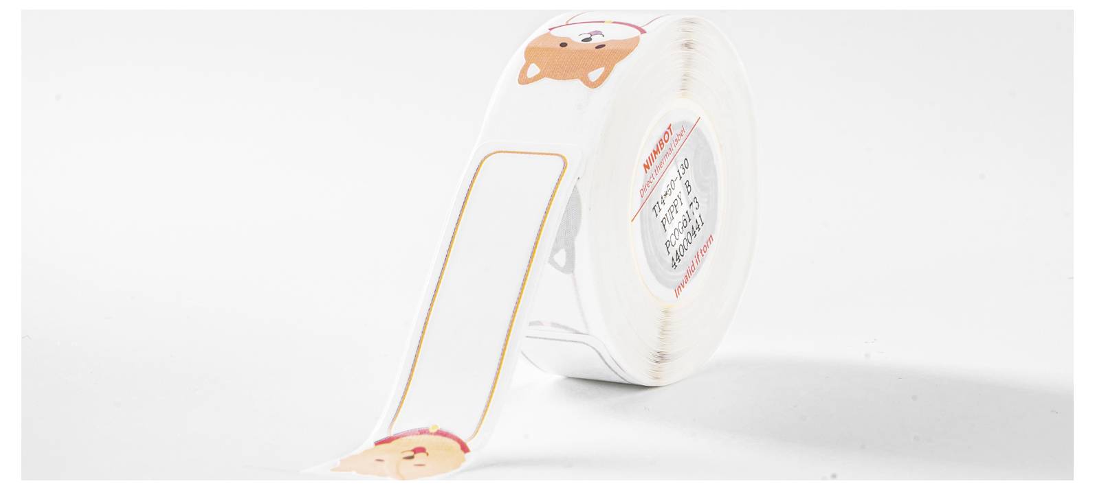 Állatmintás ragasztószalag tekercs. Alapvetően fehér alapon visszafogott, pasztellszínű állatok illusztrációival.