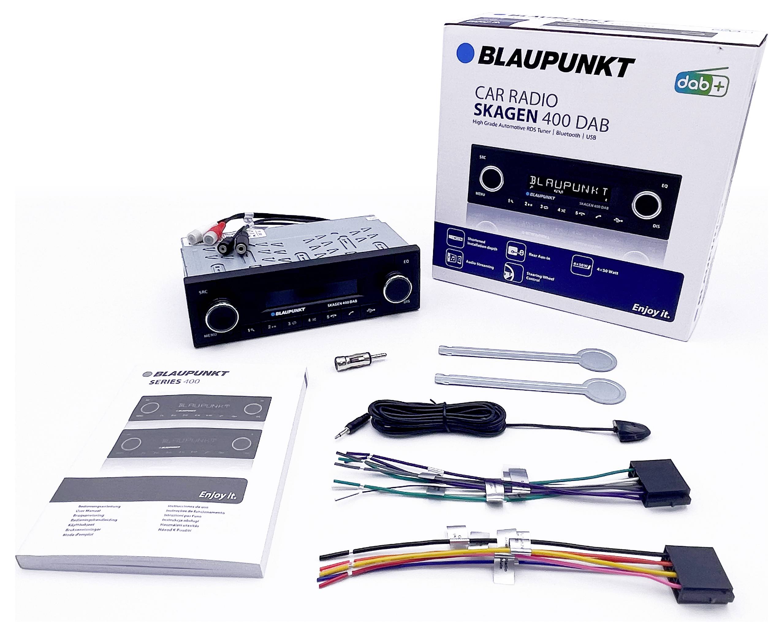 Blaupunkt Autorádiós Skagen 400 DAB csomagolással, használati útmutatóval, két kioldóeszközzel, kábelkészlettel és távirányítóval.