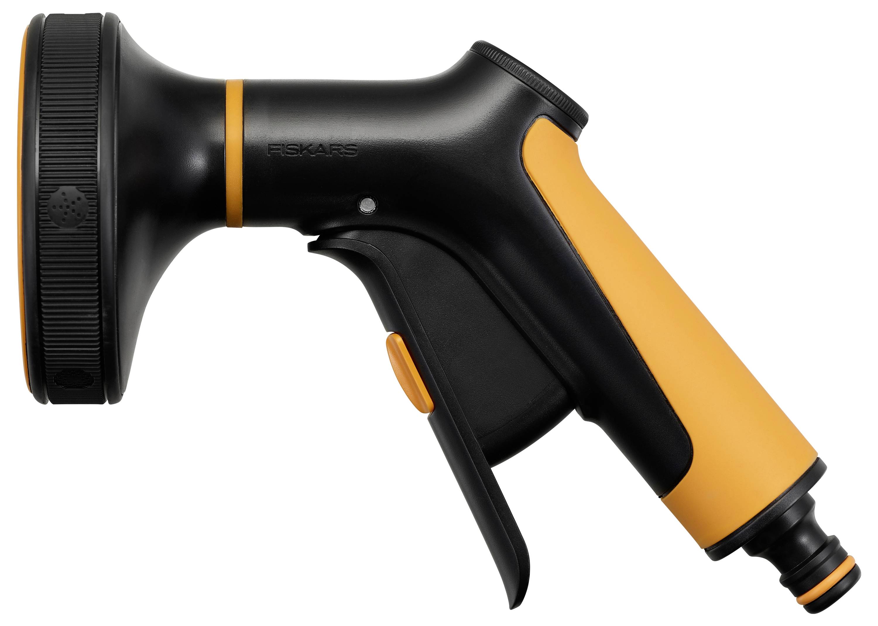 Egy fekete és narancssárga kerti tömlő szórófeje ergonomikus markolattal és állítható permet módokkal.