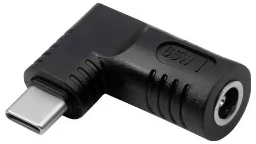 Egy fekete 65W USB-C sarokadapter. Lehetővé teszi a derékszögű csatlakozást két kompatibilis eszköz között.