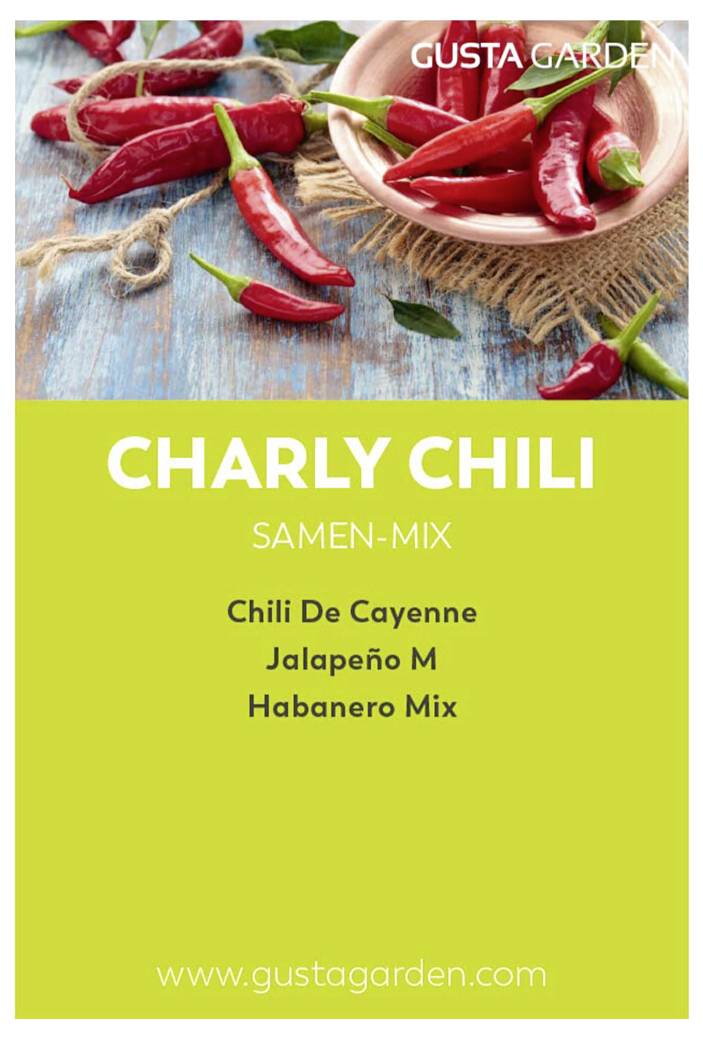'Charly Chili Magkeverék' a Gusta Garden-től, fajtákkal: Chili De Cayenne, Jalapeño M és Habanero Mix. A kép piros chiliket mutat fán.