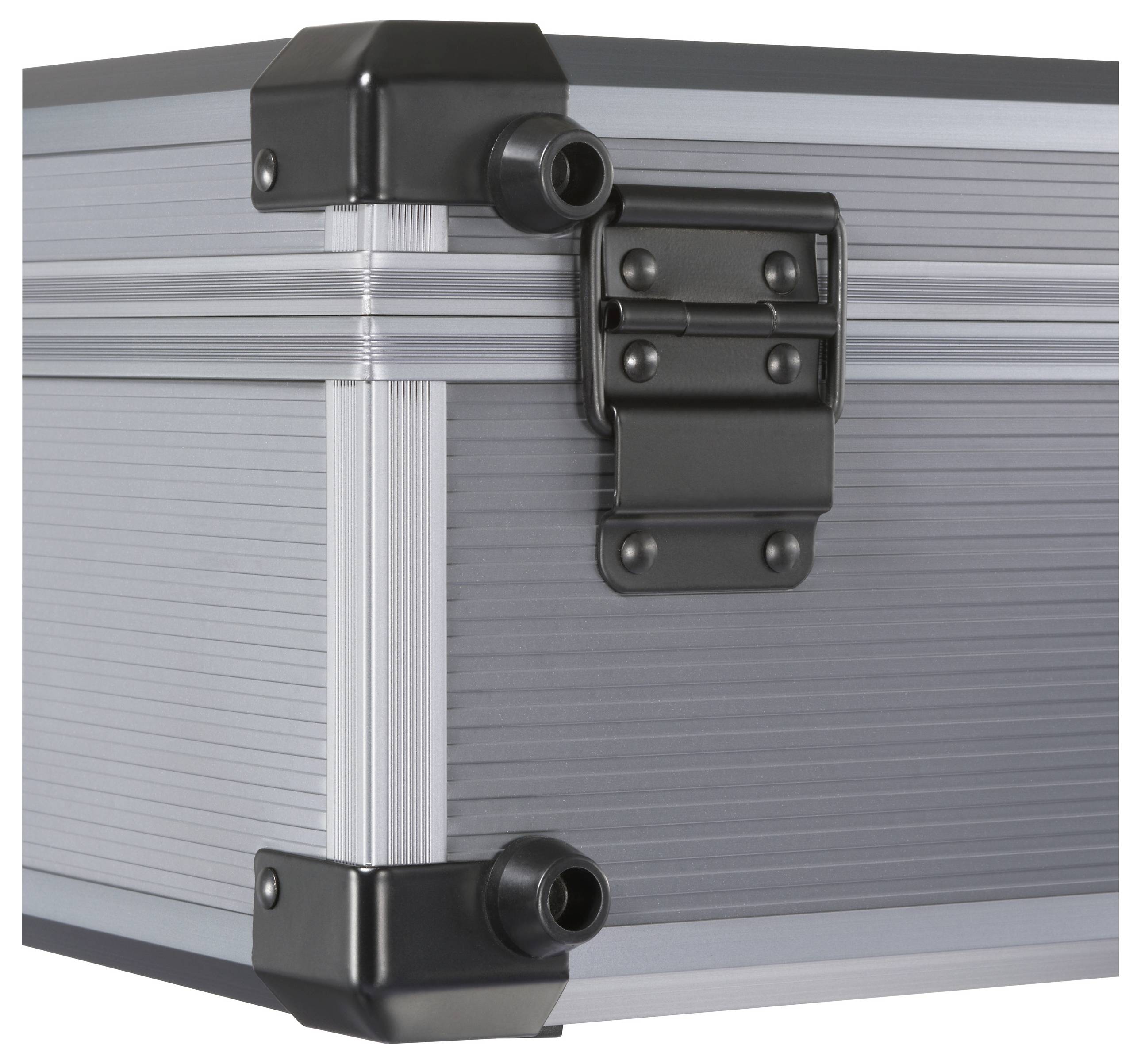 Egy fémdoboz sarka fekete csuklópánttal és sarokvédőkkel, bordázott textúrával és két oldalán hengeres csatlakozókkal.