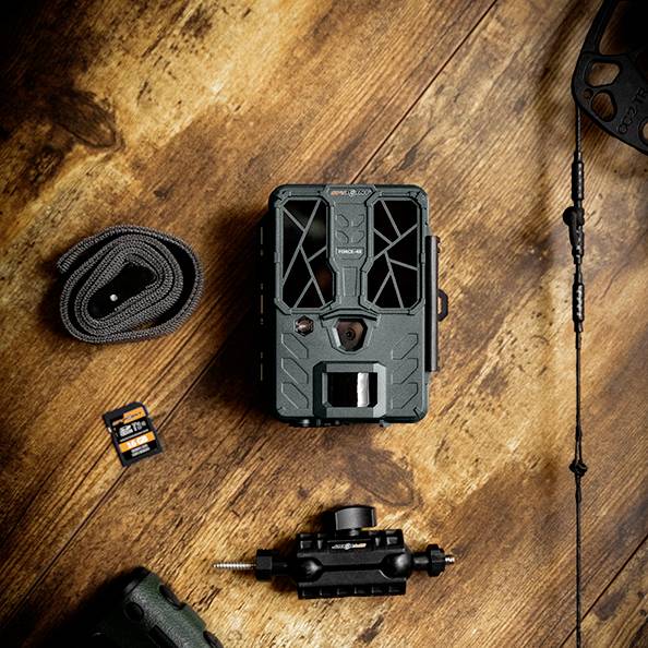 Spypoint Vadmegfigyelő kamera 48 Megapixel Low Glow LED-ek Antracit fekete-8