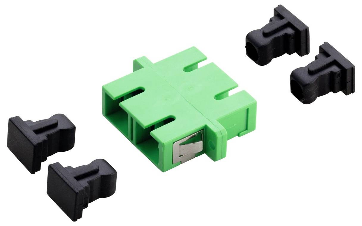 Egy zöld optikai adapter négy fekete porvédő sapkával, amely optikai kábelek csatlakoztatására és védelmére szolgál.
