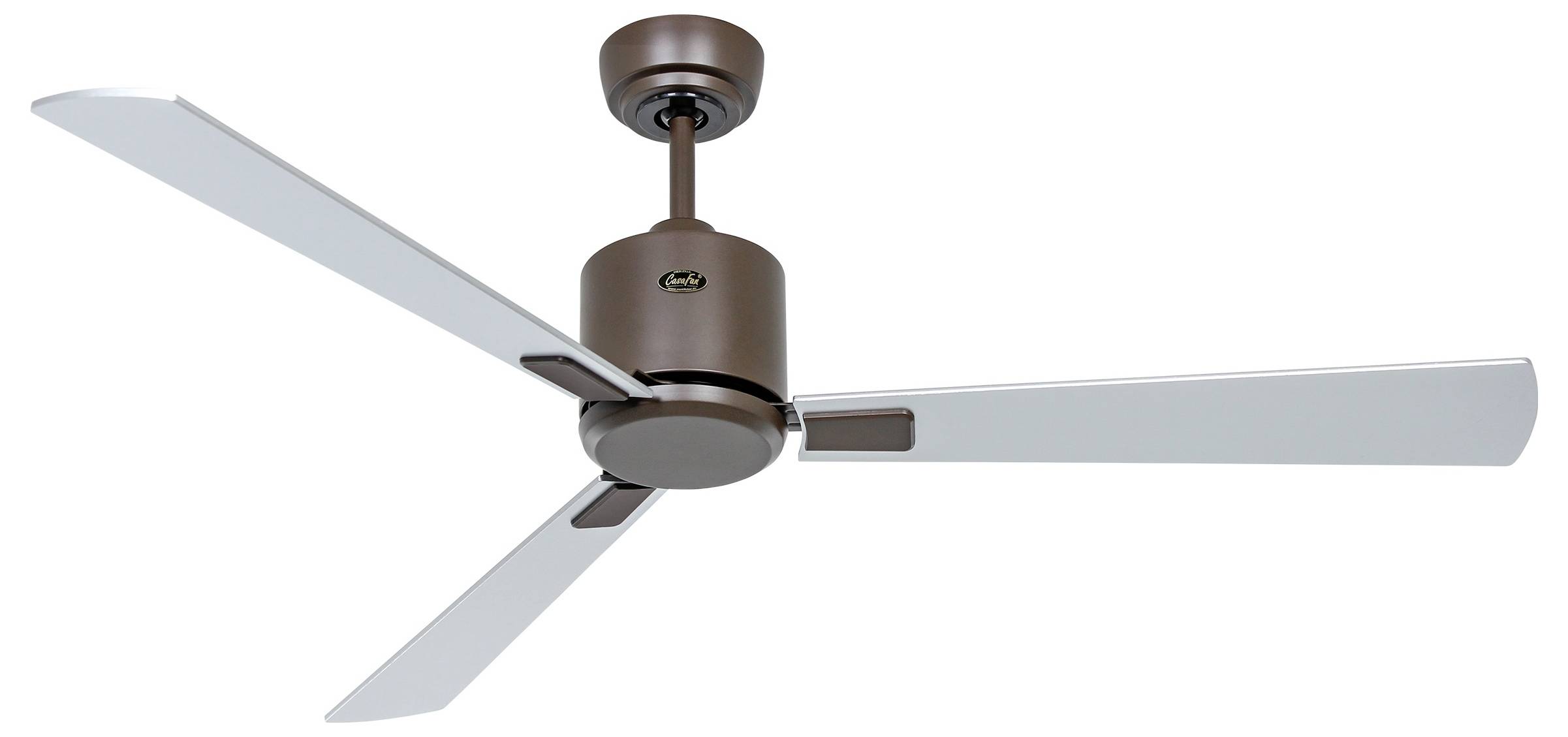Egy modern mennyezeti ventilátor három elegáns, fehér lapáttal és bronz fémes alappal, amely hatékony légcirkulációra tervezték belső terekben.