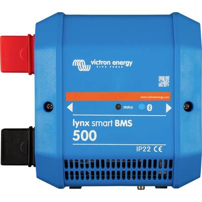 A 'Victron Energy Lynx Smart BMS 500' eszköz kék burkolatban, IP22 CE minősítéssel, állapotjelző és Bluetooth-kompatibilitással rendelkezik.