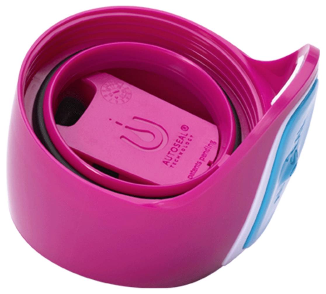 Egy rózsaszín fedél fekete tömítéssel egy utazóbögréről, amely 'AUTOSEAL' technológiával rendelkezik, amely úgy lett kialakítva, hogy megakadályozza a szivárgást és a kiömlést.