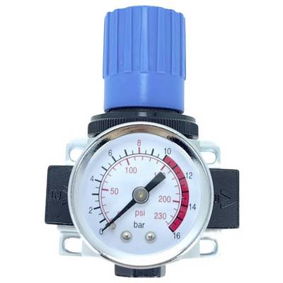 Nyomásmérő műszer, amely psi-ben és barban mutat leolvasásokat, kék forgatógombbal. A műszer tűje 90 psi-re mutat, jelezve a rendszer nyomását.