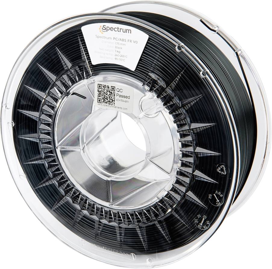 Egy tekercs fekete 3D nyomtató filament, amelyen a 'Spectrum PC/ABS FR V0' felirat szerepel. A címke 1,75 mm átmérőt, 750g súlyt és 260-300°C-os nyomtatási hőmérsékletet mutat.