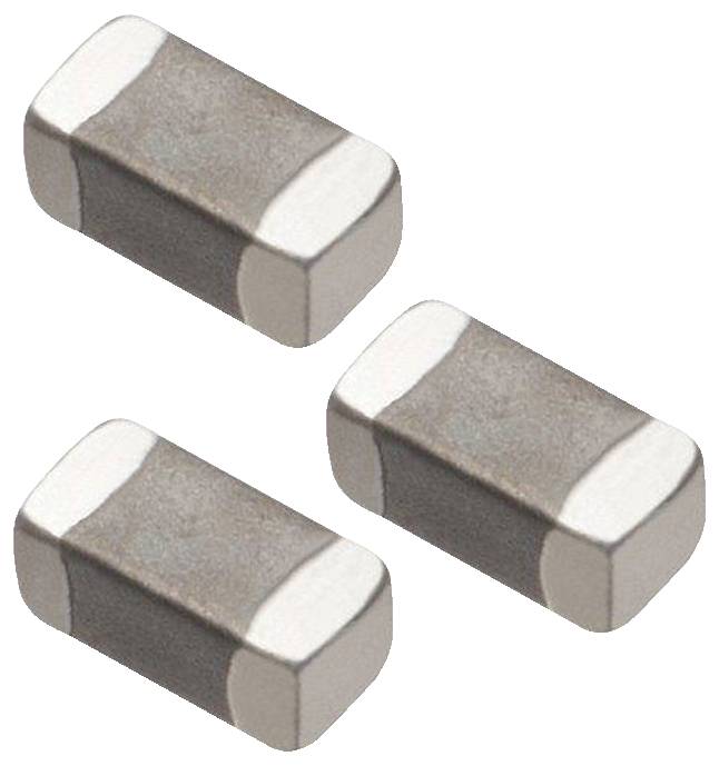 Három kis, téglalap alakú kondenzátor fémes végekkel, átlósan elrendezve.