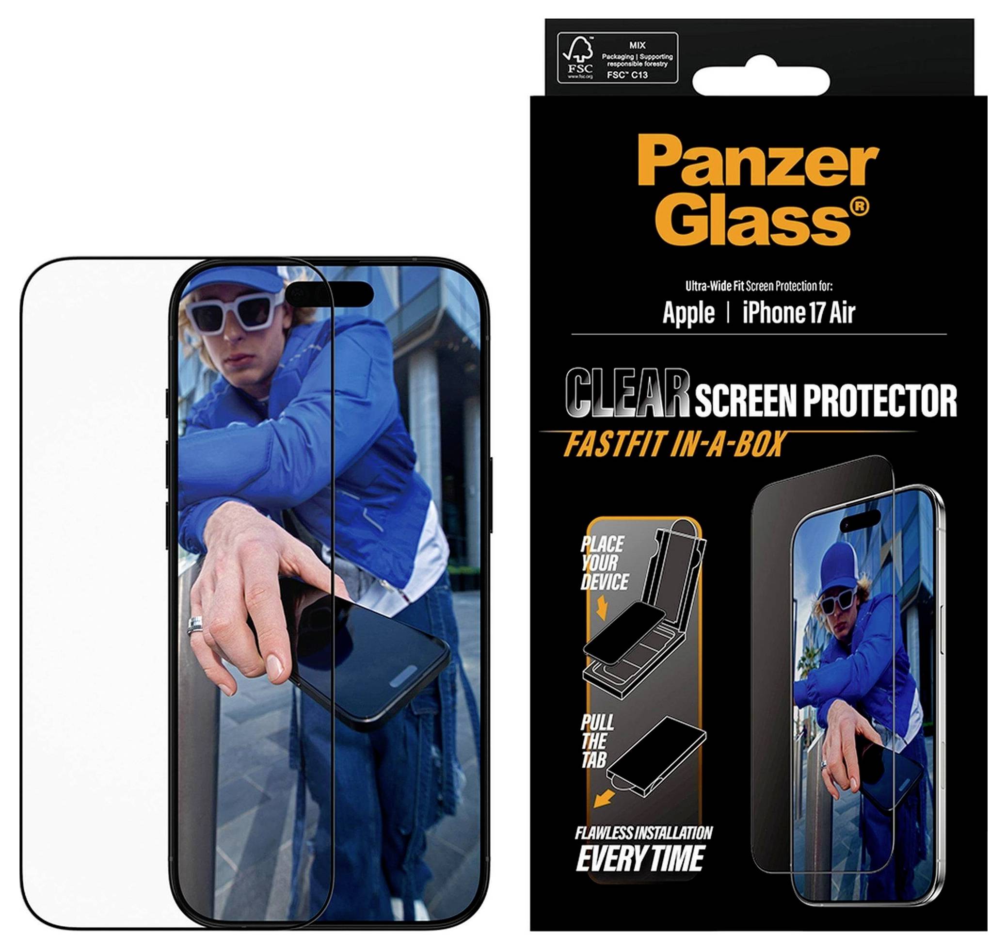 Egy Panzer Glass Clear képernyővédő csomag iPhone 17 Air készülékhez, tartósságát egy telefont tartó személy képével bemutató kialakításban.