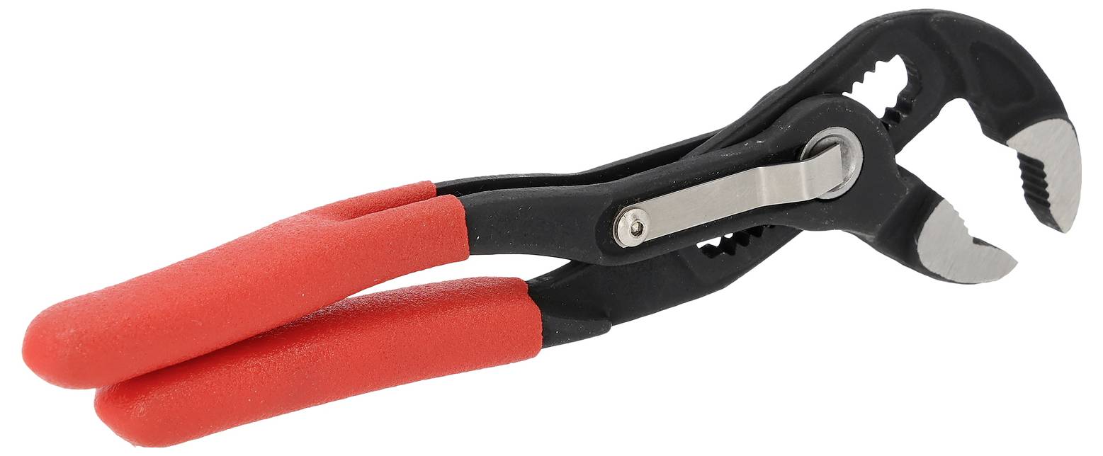 Egy fekete fogó fényes fémmechanizmussal és piros gumifogóval a markolatán.