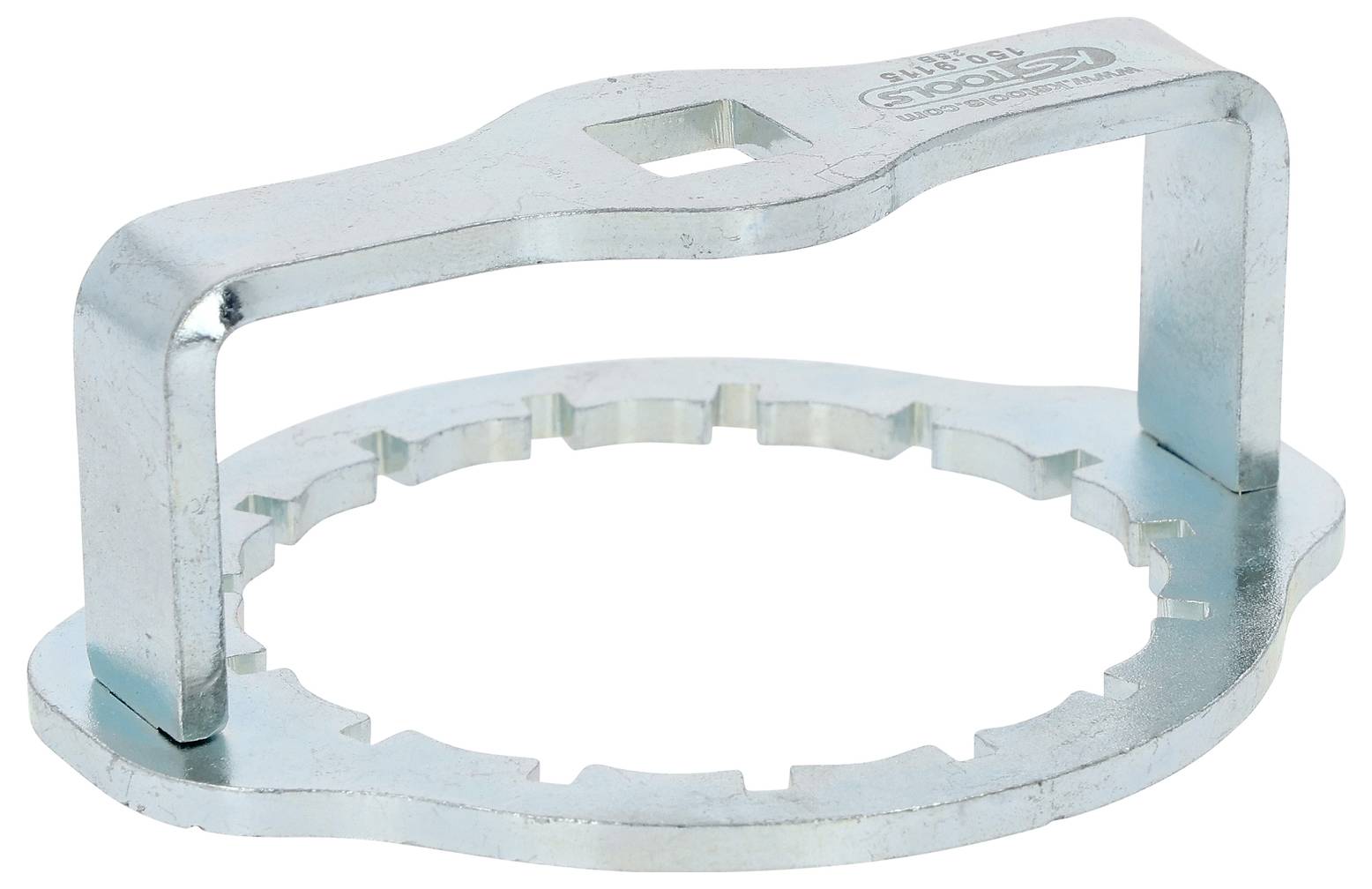 Egy fémszerszám négyzet alakú nyílással és körkörös fogakkal, amelyet alkatrészek meghúzásához vagy meglazításához használnak.