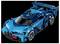 Egy kék LEGO modell egy Bugatti sportautóról fekete háttérrel, amely aprólékos részleteket mutat, beleértve a logókat és az elején lévő '16'-os számot.