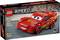 A LEGO Speed Champions szett egy piros versenyautóval, amely hasonlít a 'Verdák' Lightning McQueen-jére. 9 éves kor felettieknek ajánlott, 270 darabos készlet.