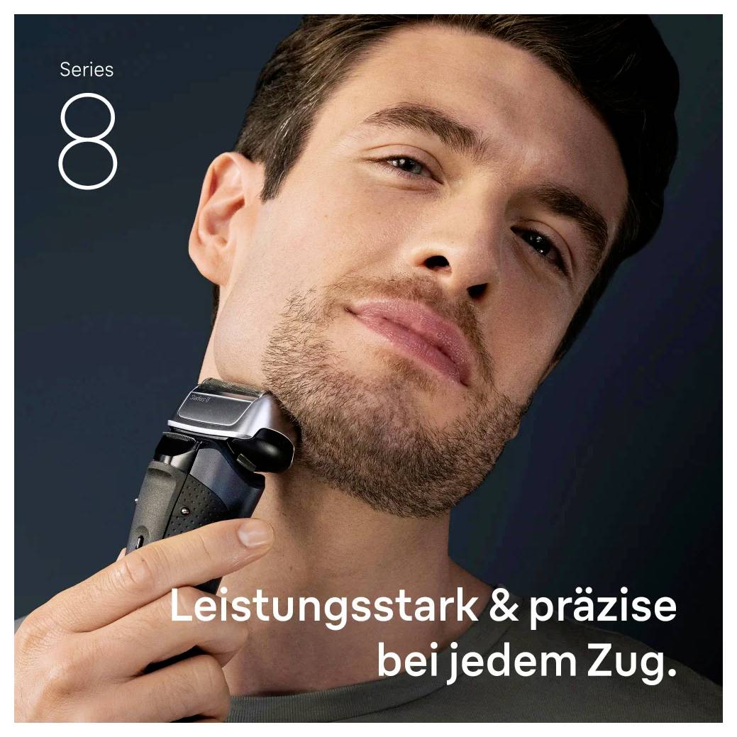 Egy férfi elektromos borotvával borotválkozik. Szöveg: 'Erőteljes & precíz minden húzásnál.'