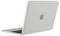 Egy nyitott ezüst laptop, amelynek hátulján jól látható az Apple logó, kissé ferde szögből nézve, a képernyő és a billentyűzet is látható.