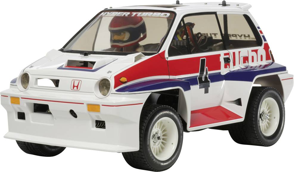 Egy miniatűr versenyautó modell, amelynek oldalán '4'-es szám látható, piros és kék csíkokkal, benne egy jól kivehető vezetőfigurával.