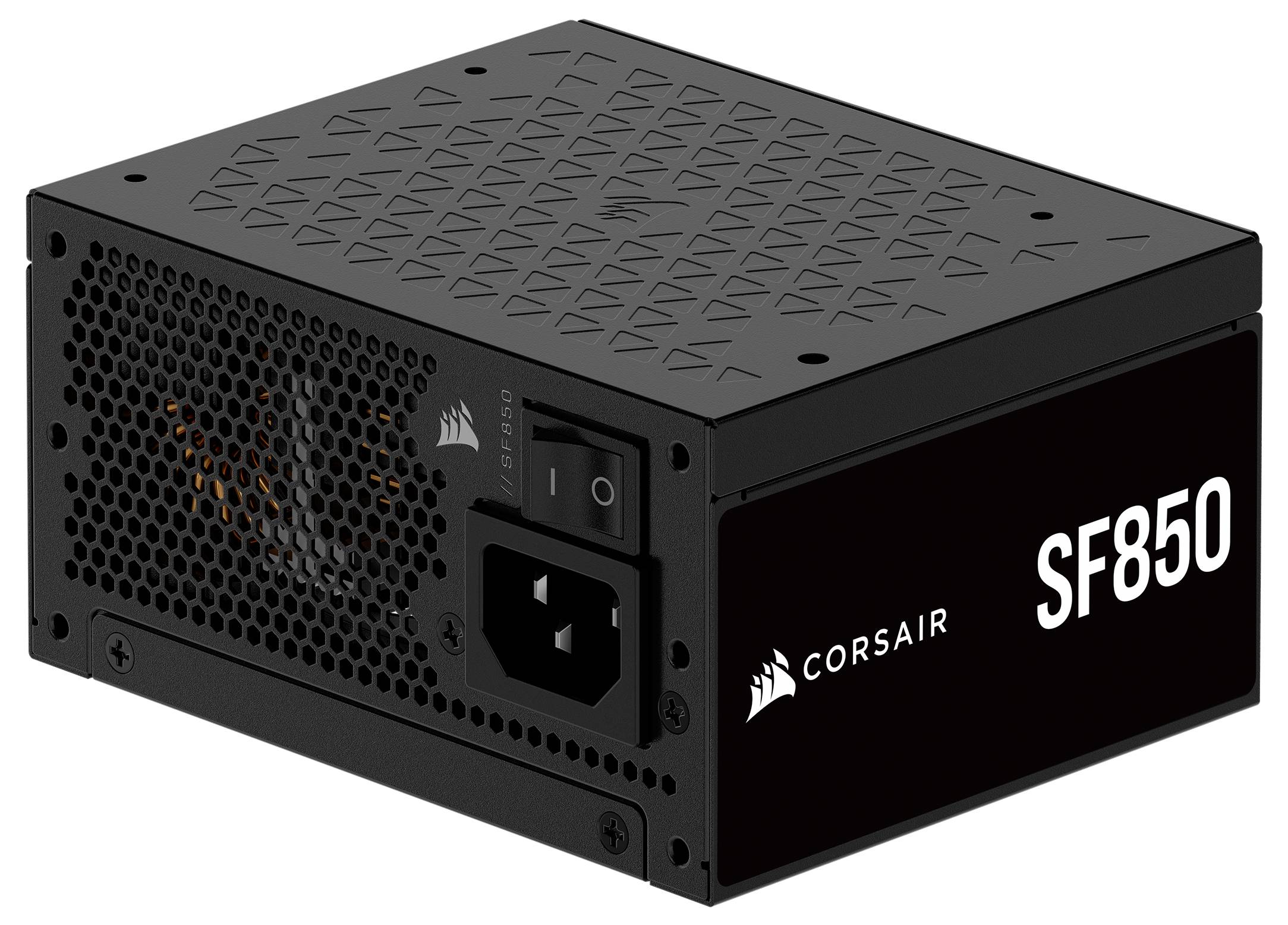 A CORSAIR SF850 tápegység fekete burkolattal és logóval. Jellemzői közé tartozik egy be-/kikapcsoló gomb, tápcsatlakozó és szellőzőnyílások.