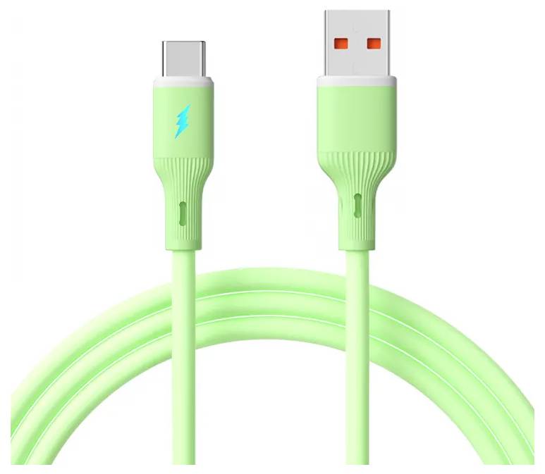 Egy zöld USB-kábel USB-C és USB-A csatlakozókkal, villámcsapás szimbólummal az USB-C végén, fehér háttér előtt.