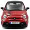 Egy elölről látható piros Abarth autómodell, amelynek motorháztetőjén skorpió logó és 'ABARTH' rendszámtábla látható.
